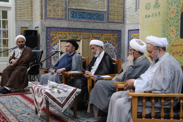 پیوند به گذشته روشن حوزه با مرور سیره علما